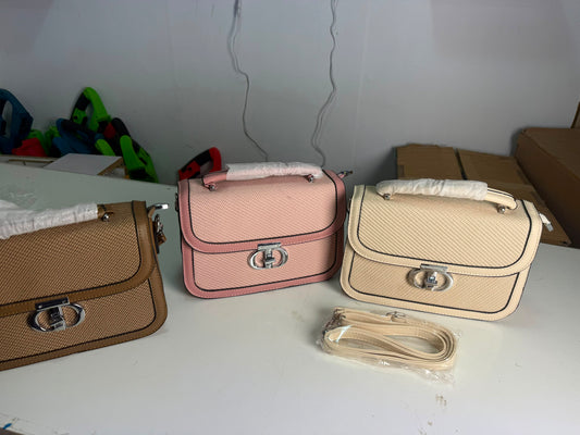 Stylish Women’s Handbag | Modern Fashion Shoulder Bag with Elegant Design