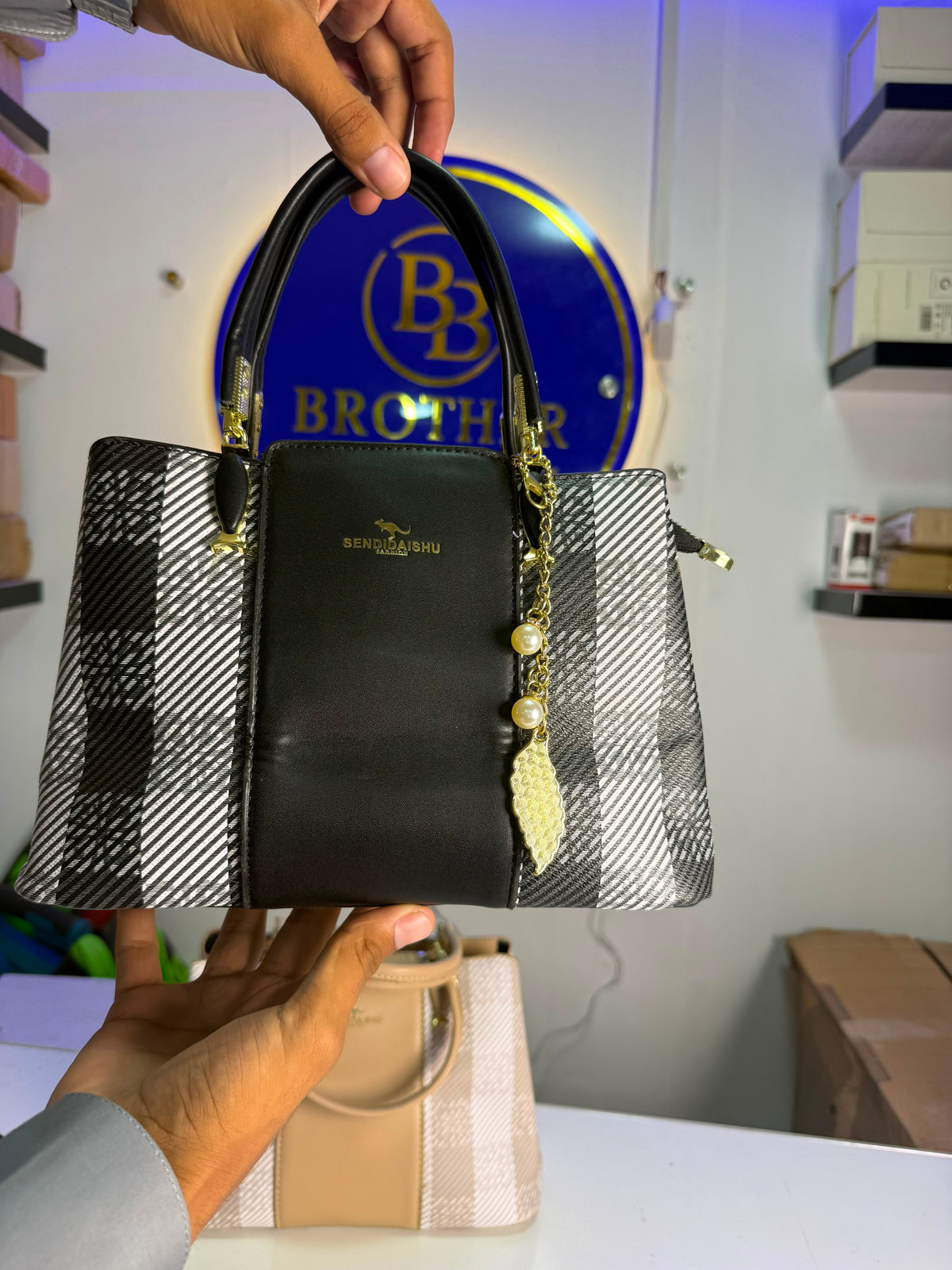 Chic Women’s Handbag | Elegant Everyday Carry with Long Shoulder Strap
